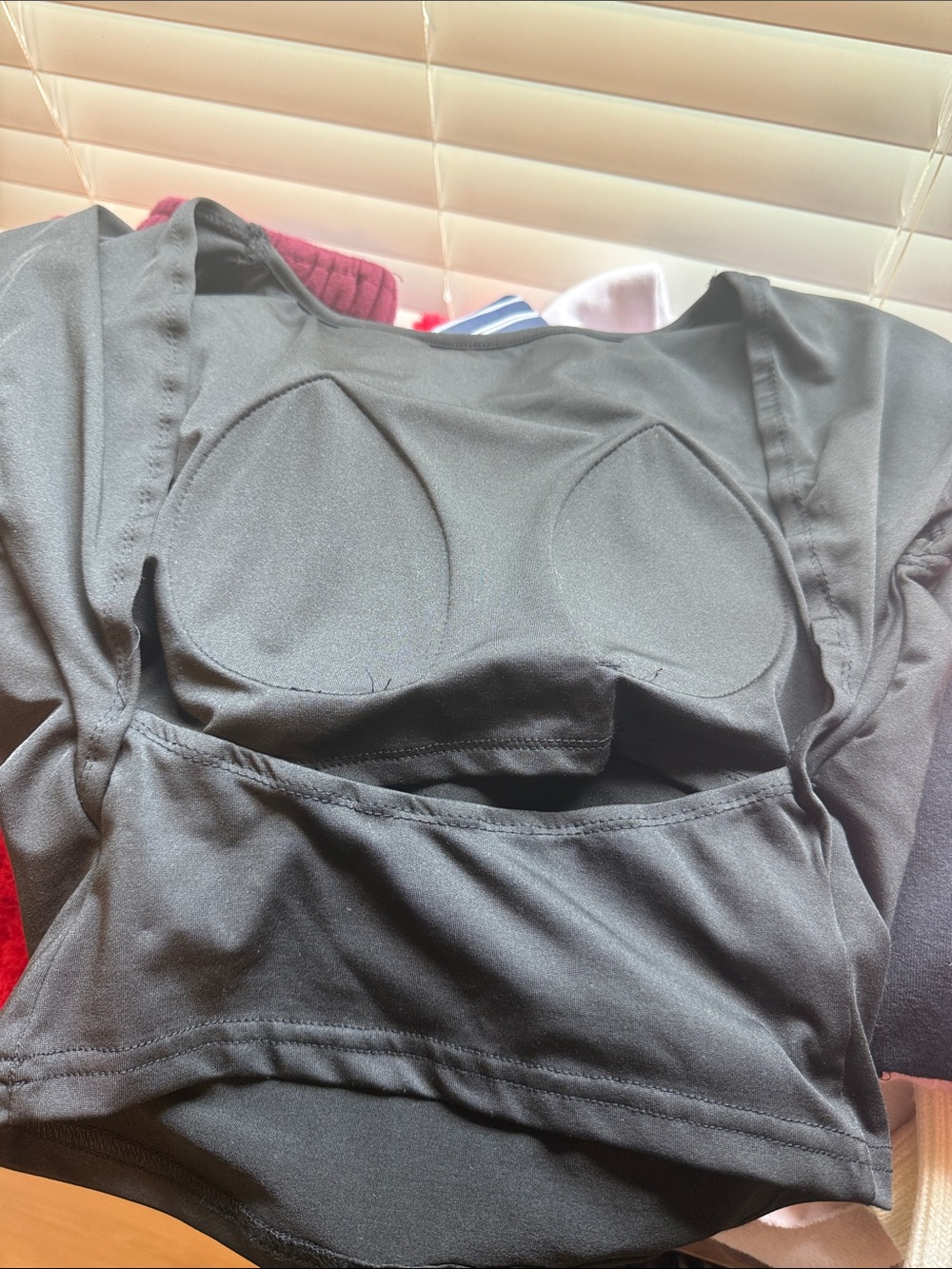 Women’s Black Seamless Built-In Bra Tank Top - Picture 2 of 2
